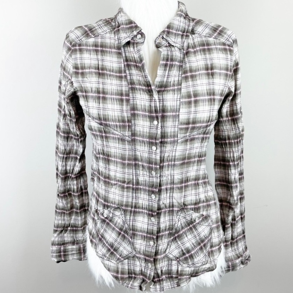 Athleta Seersucker crinkle Button Down Top Sz M pink/grey/white Pearl Snaps